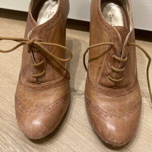 Pour la Victoire high heeled boots - sz 6.5